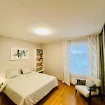 Spacious & Modern 1 Bedroom Near Lauluvaeljak- Apartment