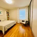 Apartment Spacious & Modern 1 Bedroom Near Lauluvaeljak- *