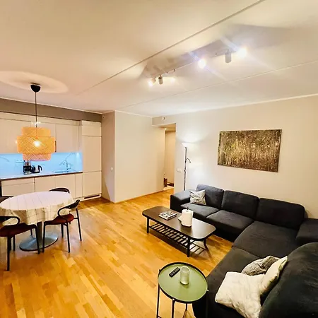 Spacious & Modern 1 Bedroom Near Lauluvaeljak- Apartamento *