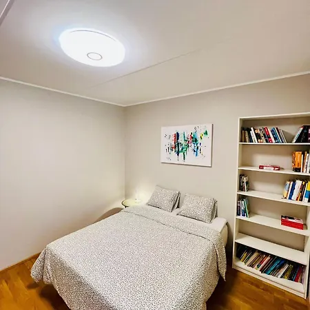 Spacious & Modern 1 Bedroom Near Lauluvaeljak- * Tallin