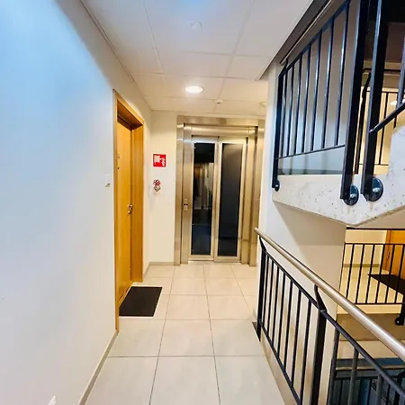 Апартаменти Spacious & Modern 1 Bedroom Near Lauluvaeljak- Таллінн