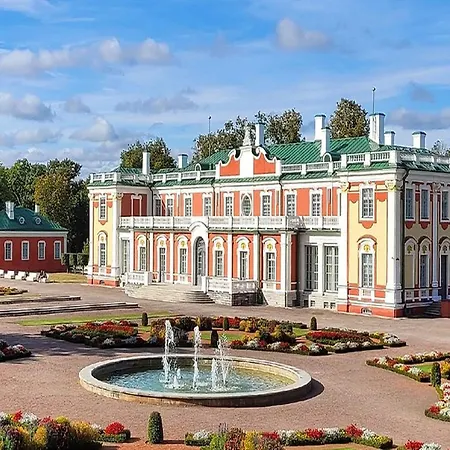 Spacious & Modern 1 Bedroom Near Lauluvaeljak- Apartamento Tallin