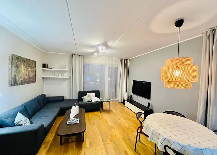 Apartamento Spacious & Modern 1 Bedroom Near Lauluvaeljak- *