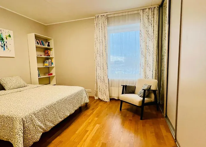 Apartamento Spacious & Modern 1 Bedroom Near Lauluvaeljak- *