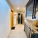 דירה Spacious & Modern 1 Bedroom Near Lauluvaeljak- טאלין