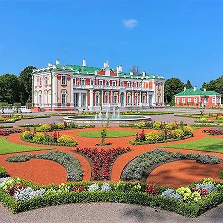 Spacious & Modern 1 Bedroom Near Lauluvaeljak- 아파트