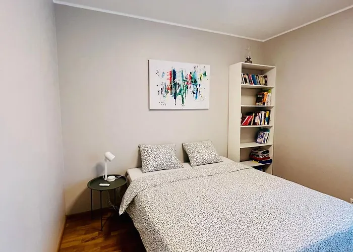 Spacious & Modern 1 Bedroom Near Lauluvaeljak-