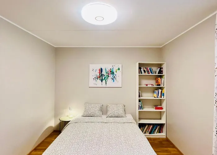 Spacious & Modern 1 Bedroom Near Lauluvaeljak- 아파트