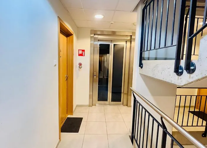 아파트 Spacious & Modern 1 Bedroom Near Lauluvaeljak- 탈린