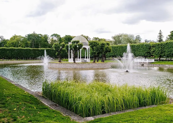 Spacious & Modern 1 Bedroom Near Lauluvaeljak- 탈린